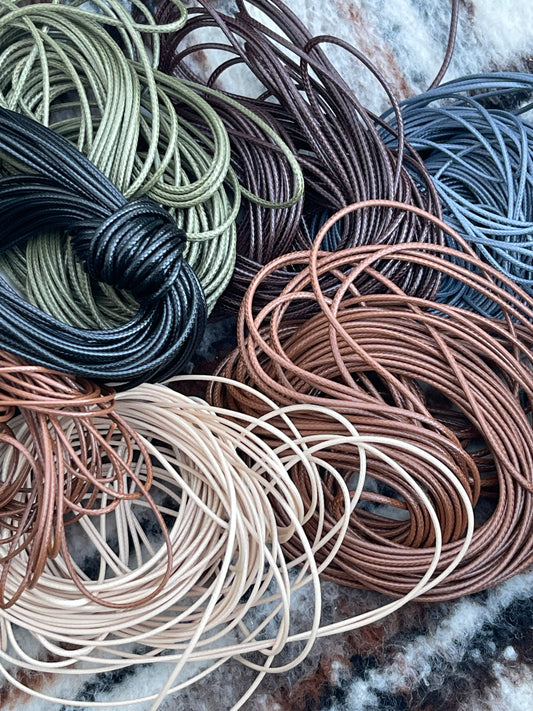 The braceletcords are now available in different colors!