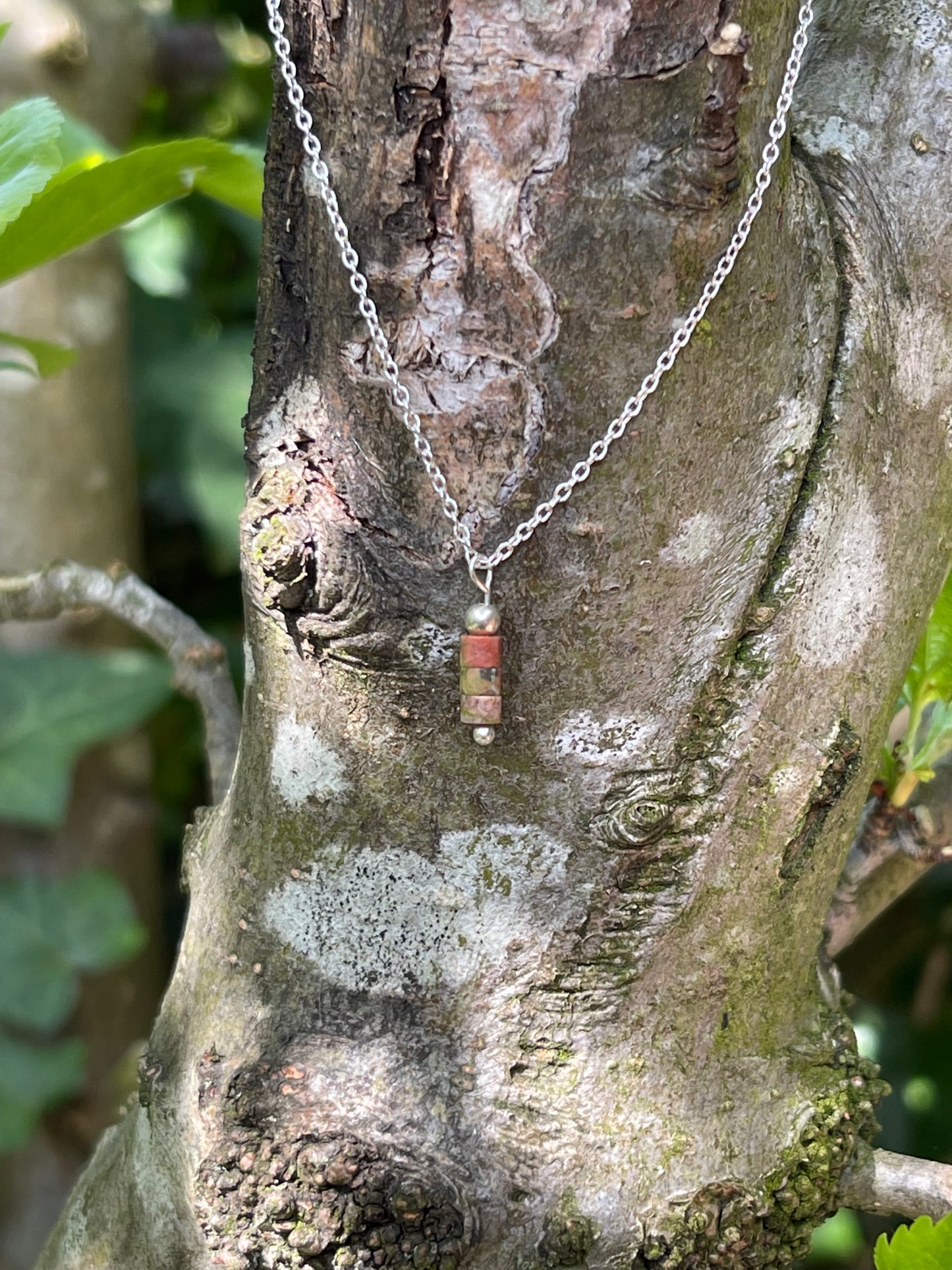 Ketting Darling zilver (Graniet rood olijfgroen)