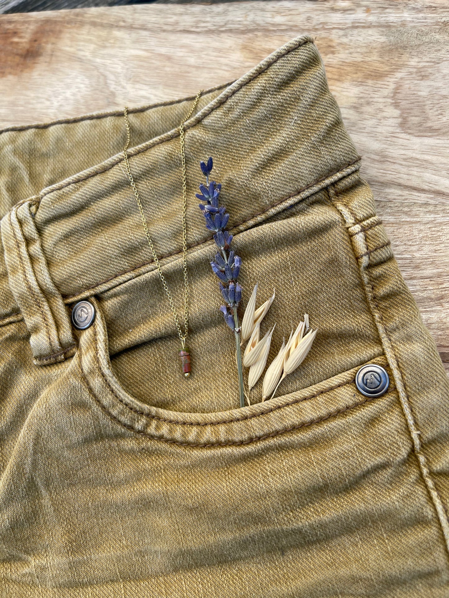 Ketting Darling gold plated zilver (Graniet rood olijfgroen)