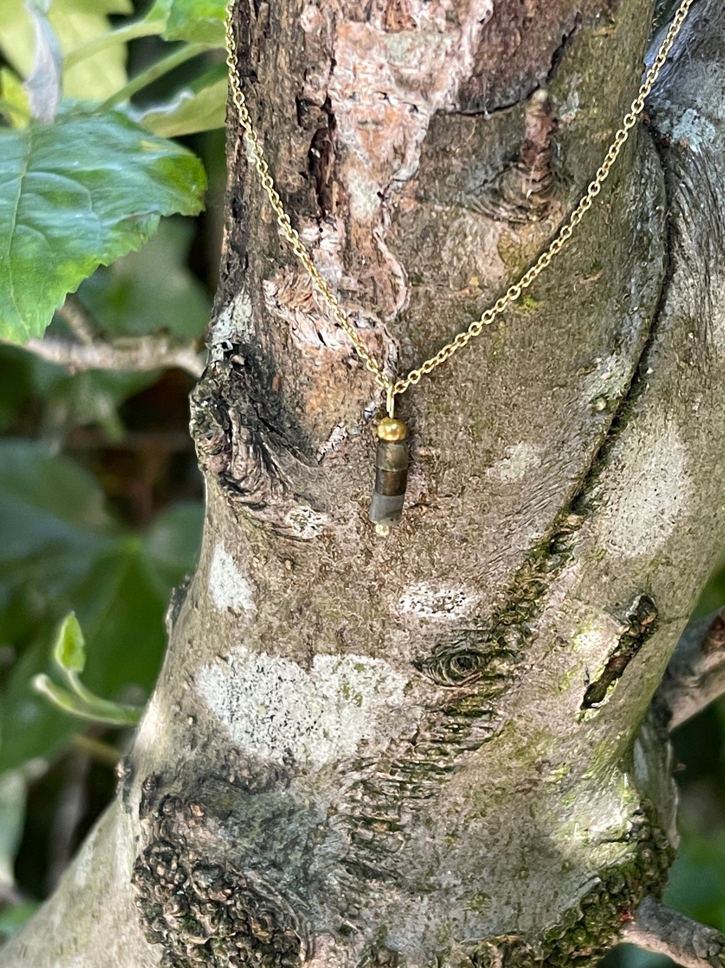Ketting Darling gold plated zilver (Graniet donker mosgroen)